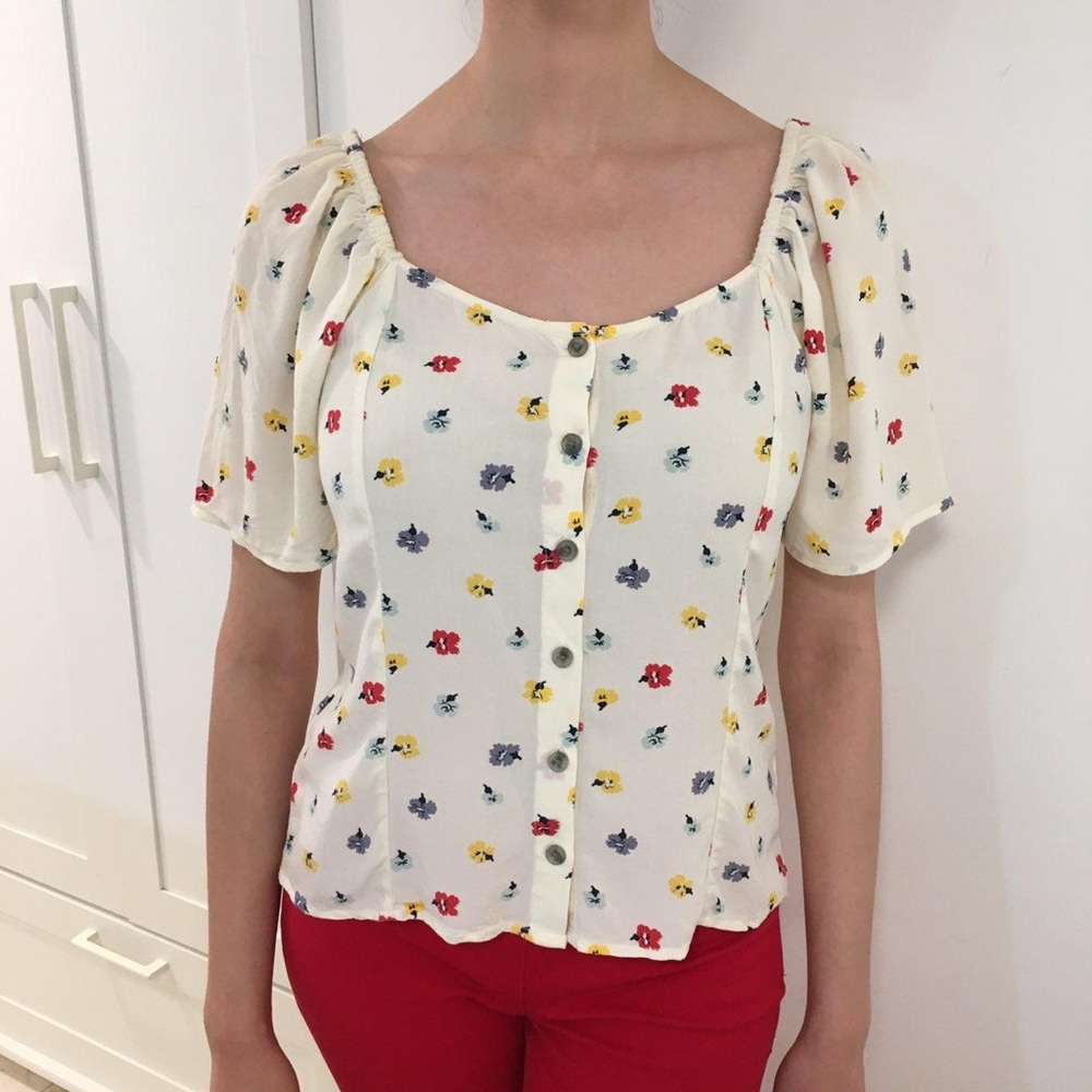Light and fun off white/cream floral Madewell top